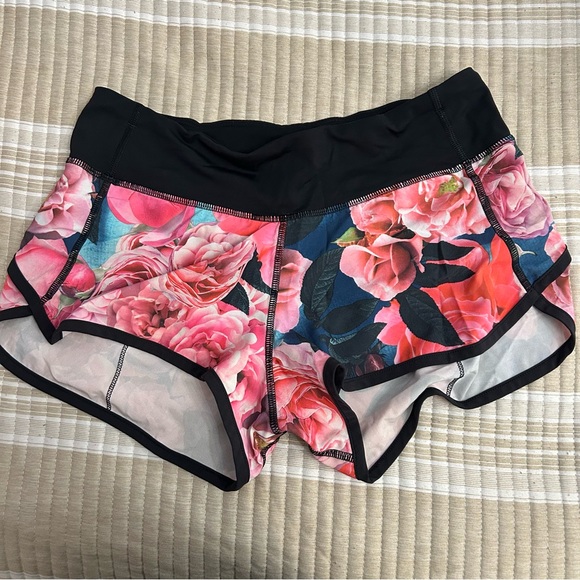 Lululemon Secret Garden Floral Rose  Running Athletic Shorts size 4 - Picture 1 of 6
